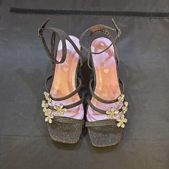 BRAND NEW STEVE MADDEN  LOTTIE HEELED (Little Kid/Big Kid) SANDAL - Picture 2 of 16